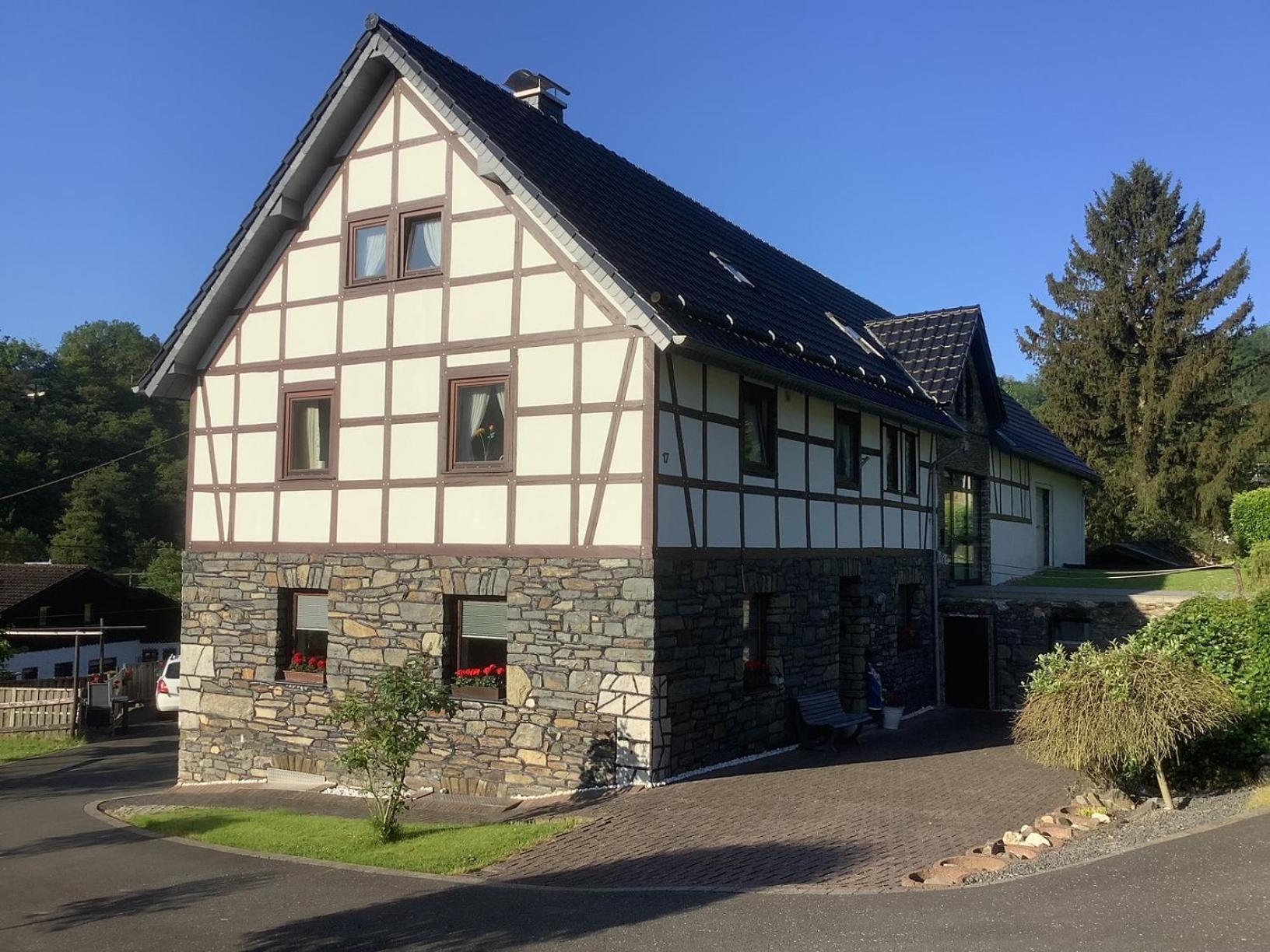 Berg Blick Eifler Bauernhaus Modern Restauriert ジンメラート エクステリア 写真